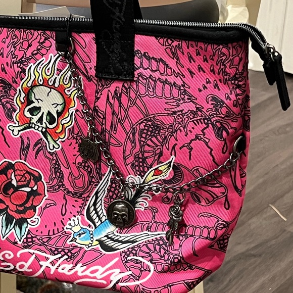 Ed Hardy Pink Tote with Skull and Tiger Design NWT MSRP 69.99 - Picture 4 of 12